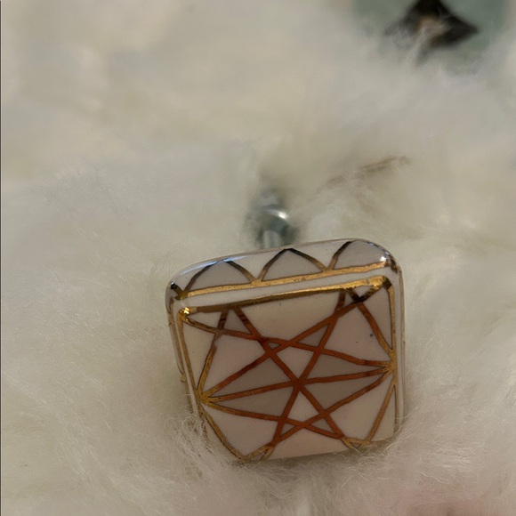 Assorted Decorative Porcelain Knobs Set - Picture 3 of 7